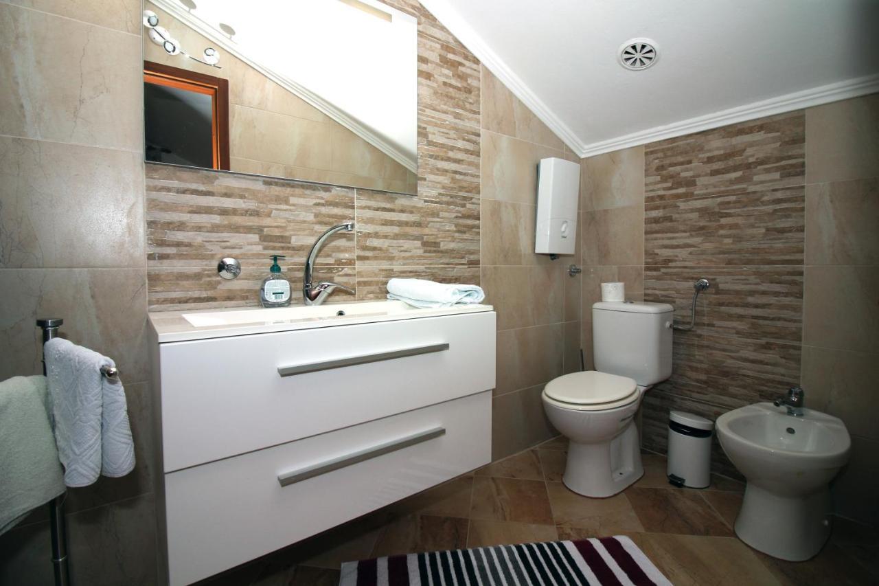Kate'S Home Tisno Exterior foto